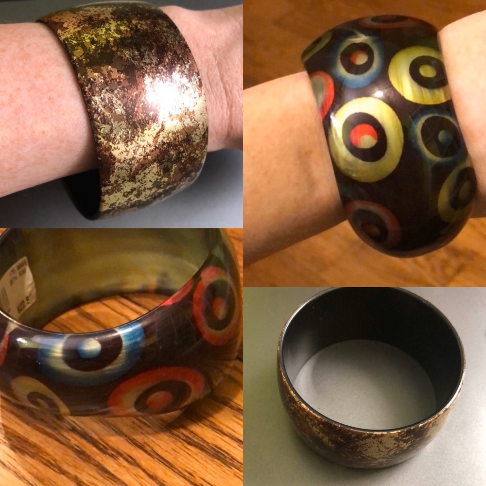 Set of two light chunky bracelets